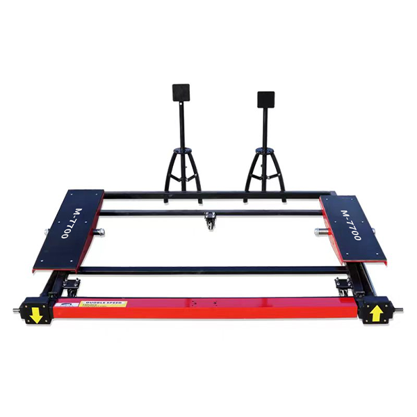 Portable floor car jack with two end lift plates and central screw mechanism