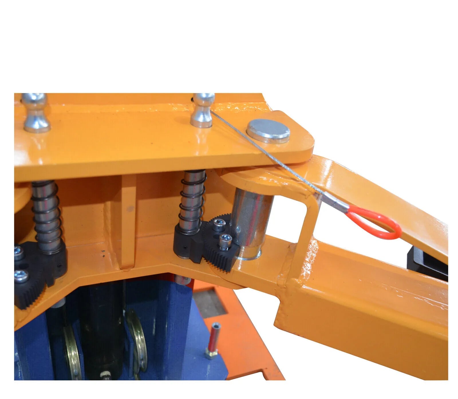 Yellow lift beam with hydraulic cylinder and hoses, close-up of lifting mechanism