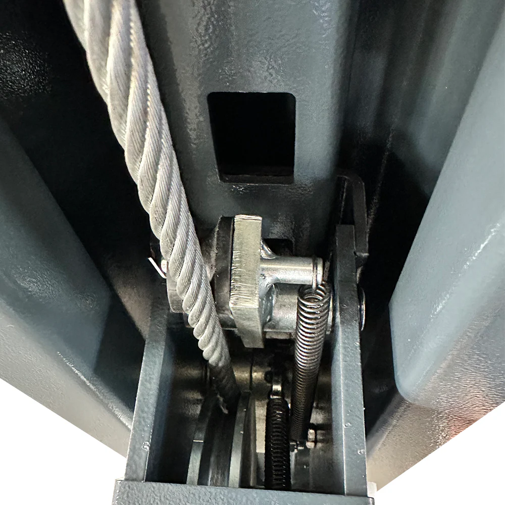 Hydraulic power unit on 12,000 lb capacity automotive lift
